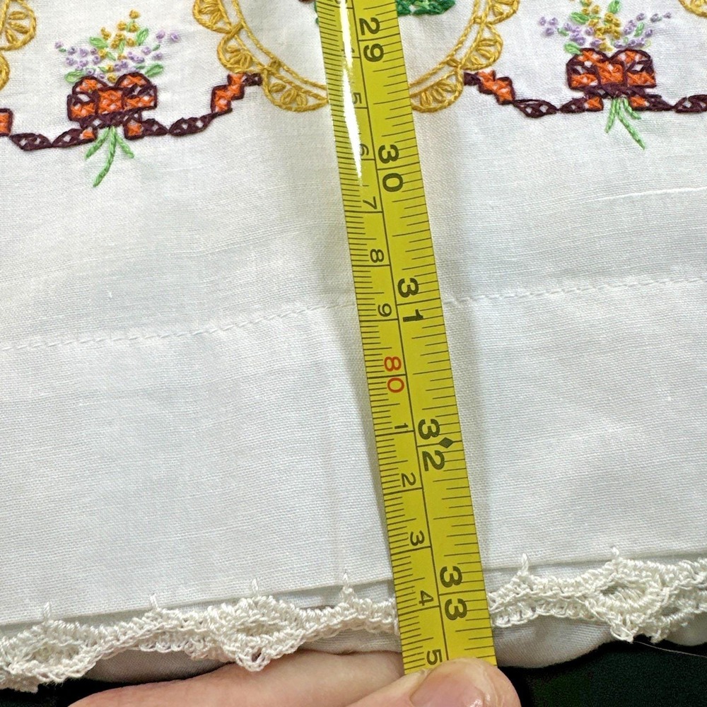 Pair Of Vintage Large 33" x20" White Pillowcases With Flower Embroidery NWOT - Picture 9 of 11